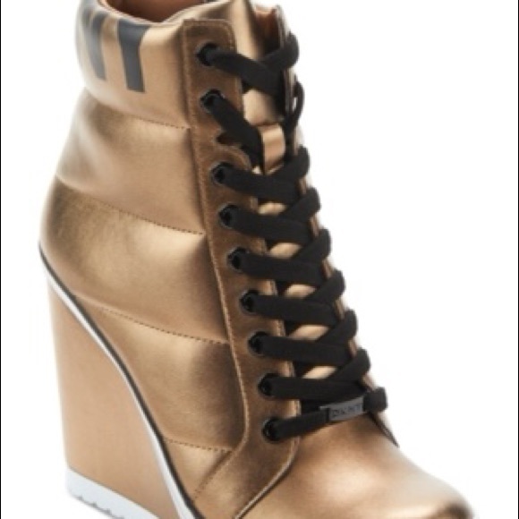 DKNY
Women's Metallic Noho Wedge Sneakers
